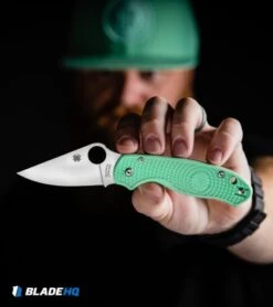 Spyderco M4 Para 3 Lightweight Compression Lock Knife Mint Green FRN (3" Satin) -Spyderco Sales Spyderco M4 Para 3 Lightweight Compression Lock Knife Sea Foam FRN Satin BHQ 126446 in hand kp web